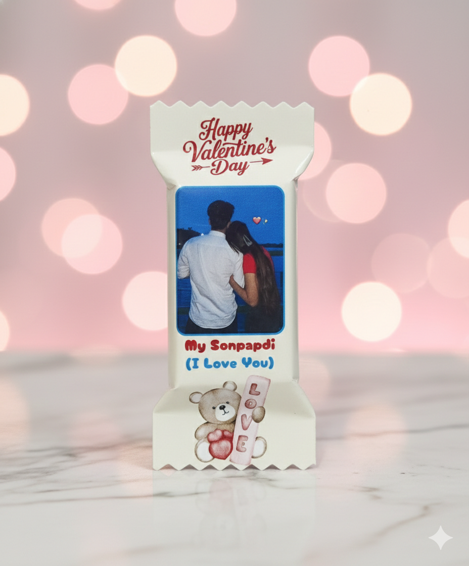 Personalized Valentine Day KitKat Chocolate (12.1g) β Photo, Name & Message Printed